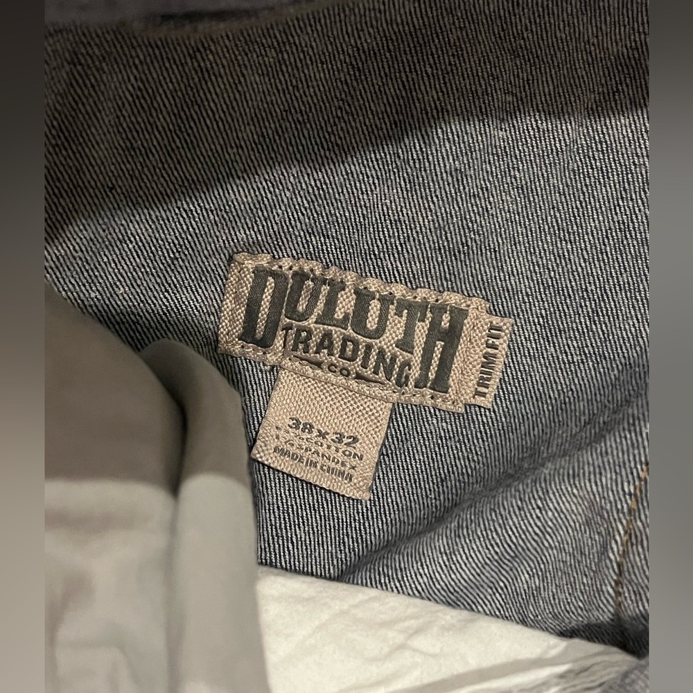Mens Size 38x32- Duluth Trading company - Flex Weekender jeans / like new - Picture 3 of 5
